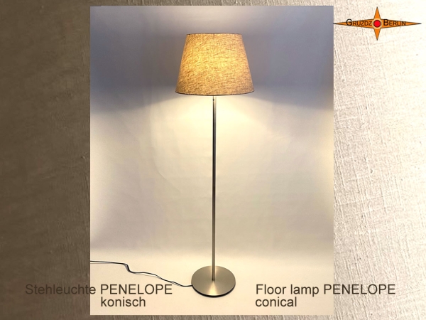 Stehlampe mit konischem Lampenschirm aus naturfarbenem Leinen PENELOPE Stehleuchte Landhausstil
