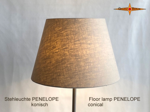 Stehlampe mit konischem Lampenschirm aus naturfarbenem Leinen PENELOPE Stehleuchte Landhausstil
