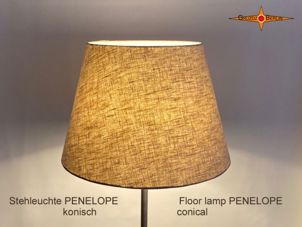 Stehlampe mit konischem Lampenschirm aus naturfarbenem Leinen PENELOPE Stehleuchte Landhausstil